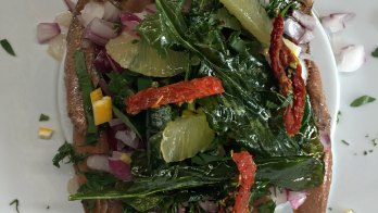 Sardalye Salatası
